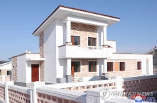 북한 각지 농장마을들에서 새집들이