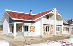 북한 각지 농장마을들에서 새집들이