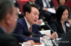 바이오헬스 신시장 창출전략 회의 주재하는 윤석열 대통령