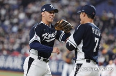 [WBC] 애국가에 가슴 손 얹은 에드먼 한국 대표 자랑스러운 마음에