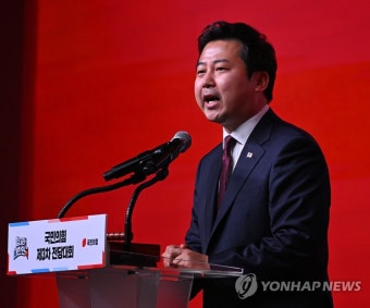 당선 인사말하는 장예찬