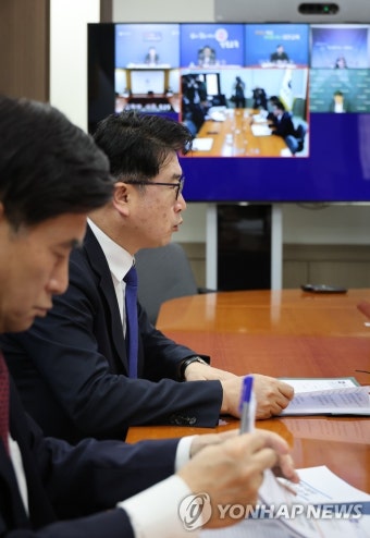 늘봄학교 시범교육청 부교육감회의 주재하는 장상윤 차관