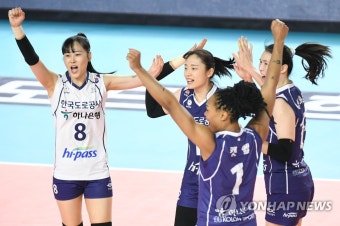 여자배구 한국도로공사, 현대건설 꺾고 3위 재탈환