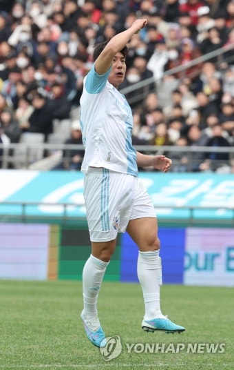 동점골 넣는 울산 주민규