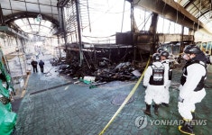 전통시장 아케이드 불에 잘 안 타는 재질로…법률 개정안 발의