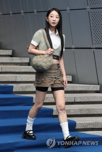서울패션위크 참석한 혜린