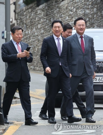 이명박 전 대통령 예방한 김기현 대표