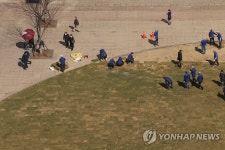 서울광장은 봄 맞이 준비 중