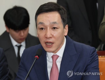 김민수 대변인, 윤석열 대통령 비상계엄 발언 옹호 후 사퇴