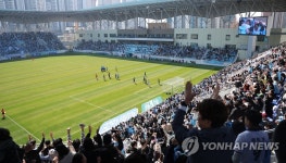 구름관중…DGB대구은행파크 전석 매진