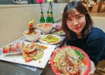 현대백화점, 더현대 서울에 태국 음식점 '쌉(SAAP)' 오픈