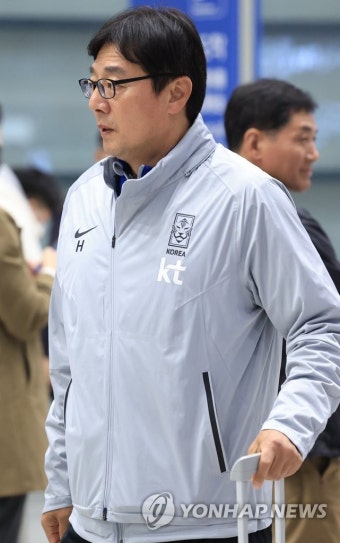 올림픽 대표팀 황선홍 감독 귀국