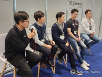 간담회 나선 한국 에듀테크 스타트업 관계자들