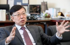 [대학人] ⑫ 수소연료전지 기술 국제표준 제정 이홍기 교수