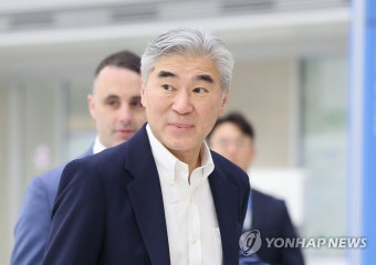 '한미일 북핵대표 논의' 입국하는 성 김