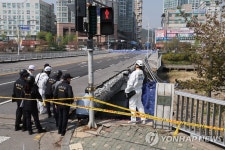 정자교 보행로 붕괴 원인을 찾아라