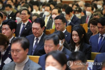 한국교회 부활절 연합예배 참석한 윤석열 대통령 내외