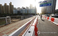 금곡교 보행로 12일 오후 5시부터 통행 재개…1개 차로 활용