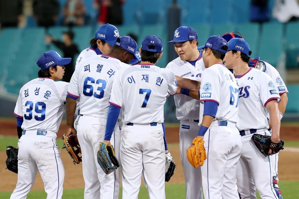 키움, 송성문의 역전 투런홈런으로 삼성 꺾고 연패 탈출