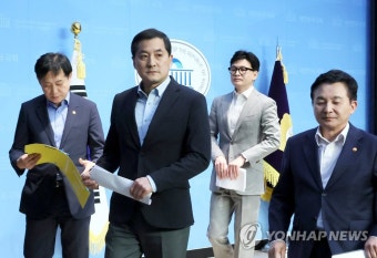 당ㆍ정 전세사기대책 협의 결과 브리핑 마친 박대출 정책위의장