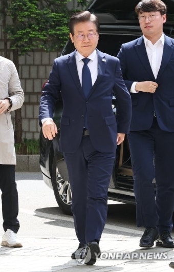 법정 향하는 이재명 대표