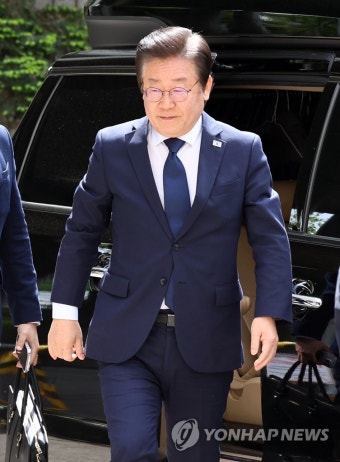 법정 향하는 이재명 대표
