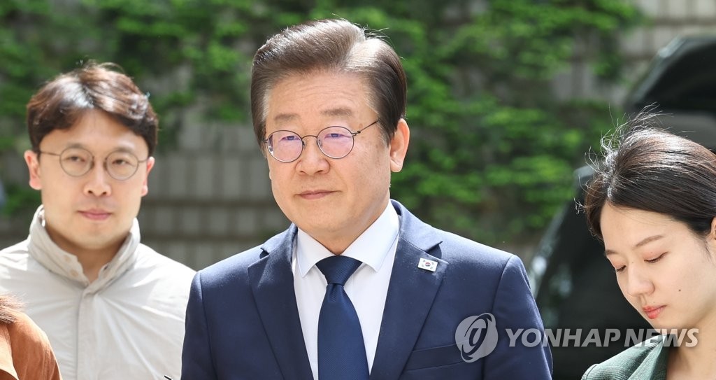 이재명 대표, 1심서 공직선거법 위반 혐의로 징역 유예 선고-의원직 상실형 발표, 차기 대선 출마 불허 입장 (99자)