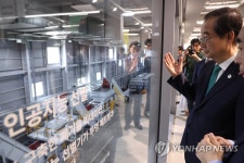 기후테크 기업 격려 방문한 한덕수 국무총리