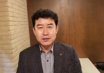 [탈북人] ③ 김씨 3부자, 사이비 교주 같아…대북전단 허용해야