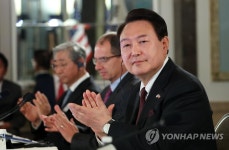 한미 클러스터 라운드테이블 참석한 윤 대통령