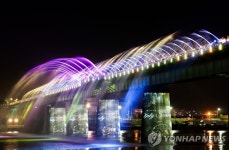 강릉 관광명소 월화거리 야시장 개장…야간 대표 명소로