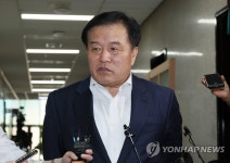 취재진 질문에 답하는 이진복 대통령실 정무수석