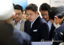 이마트 연수점 찾은 정용진 신세계 부회장