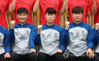 파이팅 외치는 김은중 감독