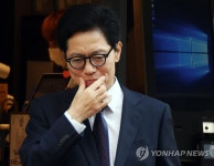 윤리위 참석하는 황정근 위원장