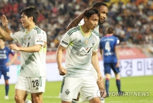 백승호 멀티골 K리그1 전북, 최하위 수원 3-0 완파…7위 점프