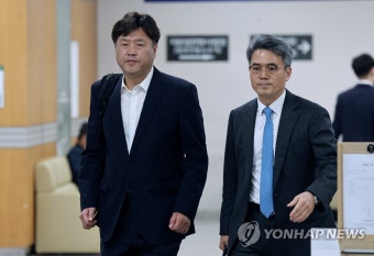 공판 참석하는 김용 전 민주연구원 부원장