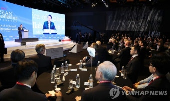 아시안리더십콘퍼런스 개회식에서 축사하는 윤석열 대통령