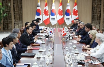 한-캐나다 확대 정상회담