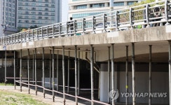 성남시, 장마철 대비 탄천변 17개 교량 하부 보행구간 보강공사