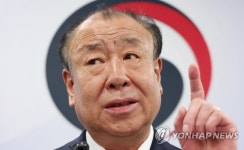 채점 안 한 609명 답안지 파쇄, 질문에 답변하는 어수봉 이사장