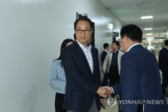 검찰, '돈봉투' 이성만 구속영장