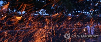 밤에 더 빛난다…함안 낙화놀이