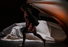 대사 없이 몸짓과 음악만으로…피지컬 시어터 버스 7월 공연