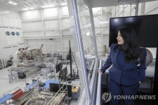 NASA 탐사선에 시 새겨 목성 얼음위성으로…신비를 찬양하며