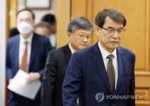 노태악, 회의장으로