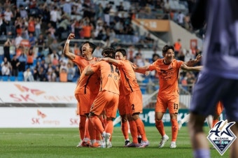 '조규성 결승골' 전북, 안방서 선두 울산 격파…2위권 팀은 주춤(종합2보)