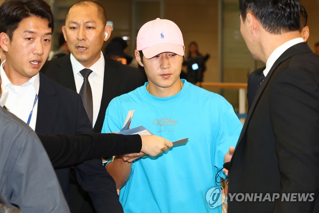 이강인, 국가대표팀 소집훈련 위해 귀국…팬들 기대 UP!