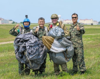 한미 특수전부대 지휘관 동반 고공강하…잠수훈련도 함께