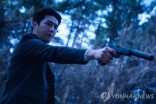 숨 가쁜 추격과 격투, 반전으로 채운 두 시간…영화 귀공자